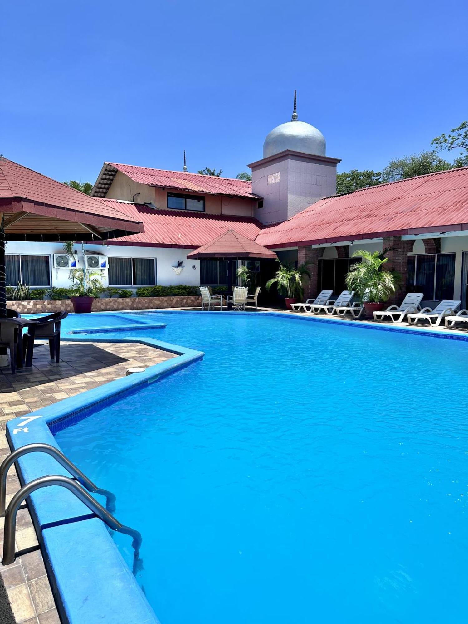 Hotel La Quinta La Ceiba Eksteriør billede