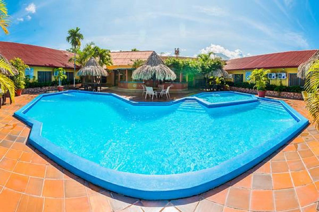 Hotel La Quinta La Ceiba Eksteriør billede